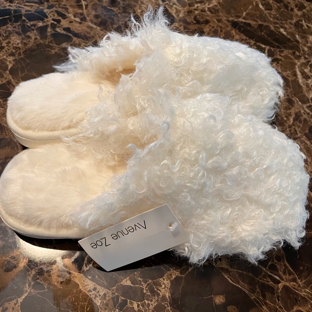 Furry Slides Sandals/Slippers Color Ivory NWT